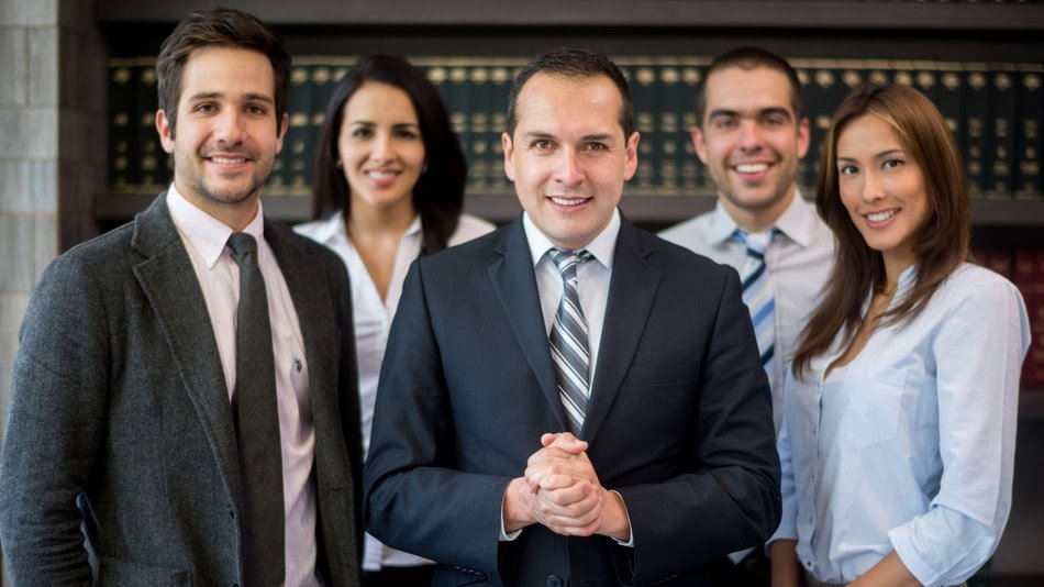 Equipo celebrando un logro