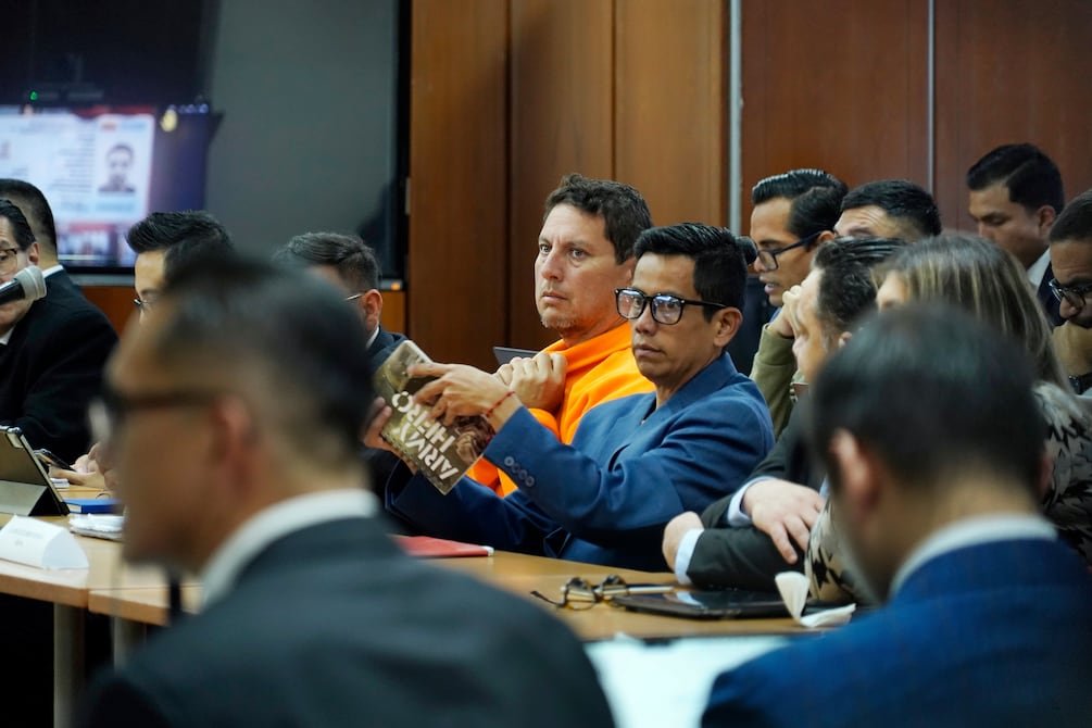 Equipo de abogados en reunión